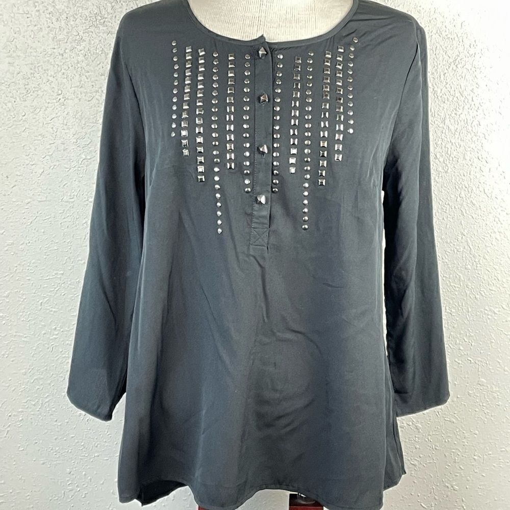 EUC Passports Womens Black 3/4 Sleeve Top with a Studded Pattern in Front Size M